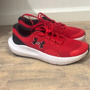 Under Armour Surge Sneaker